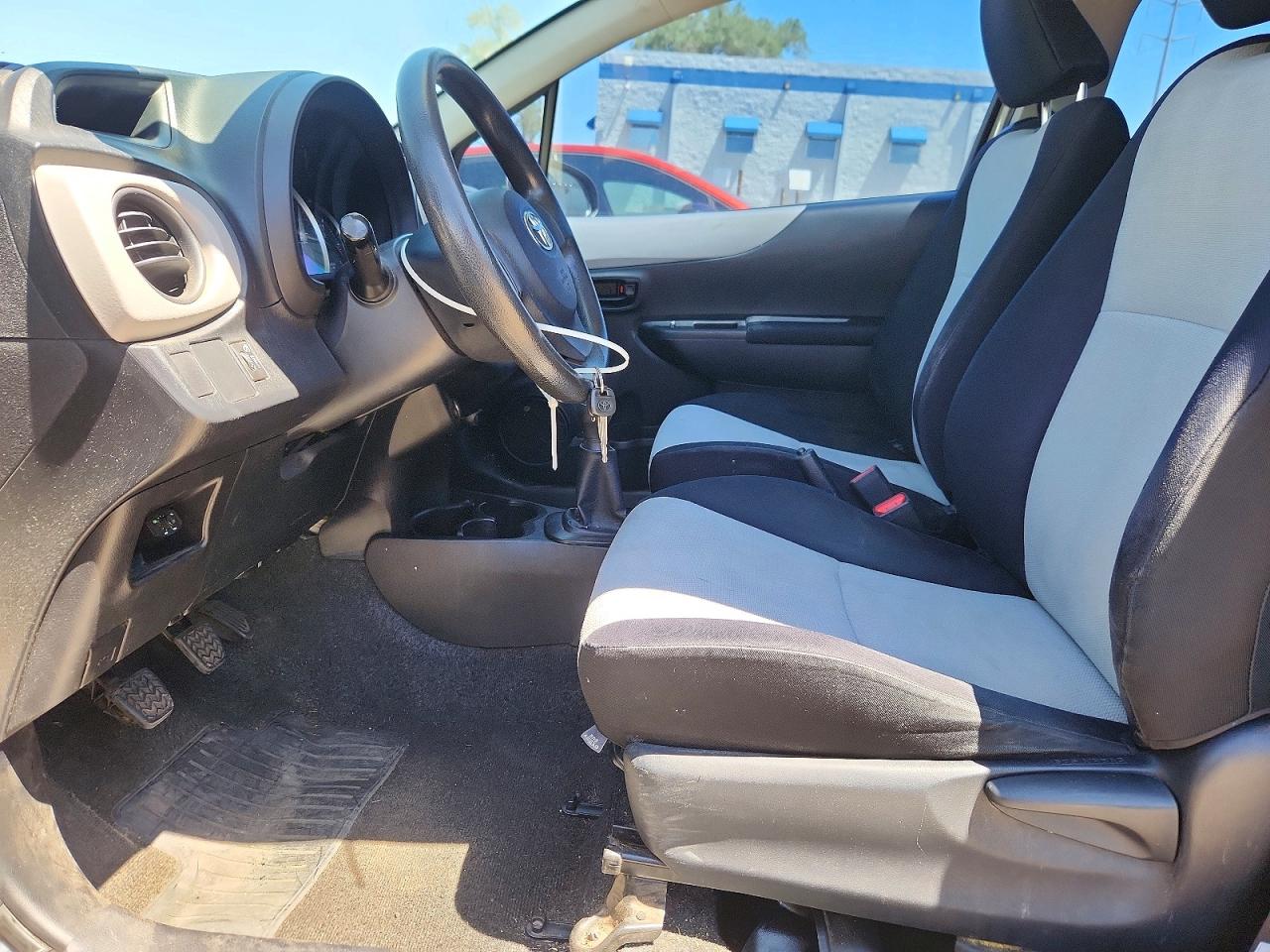 2012 Toyota Yaris 3-door L Gray vin: JTDJTUD30CD532255