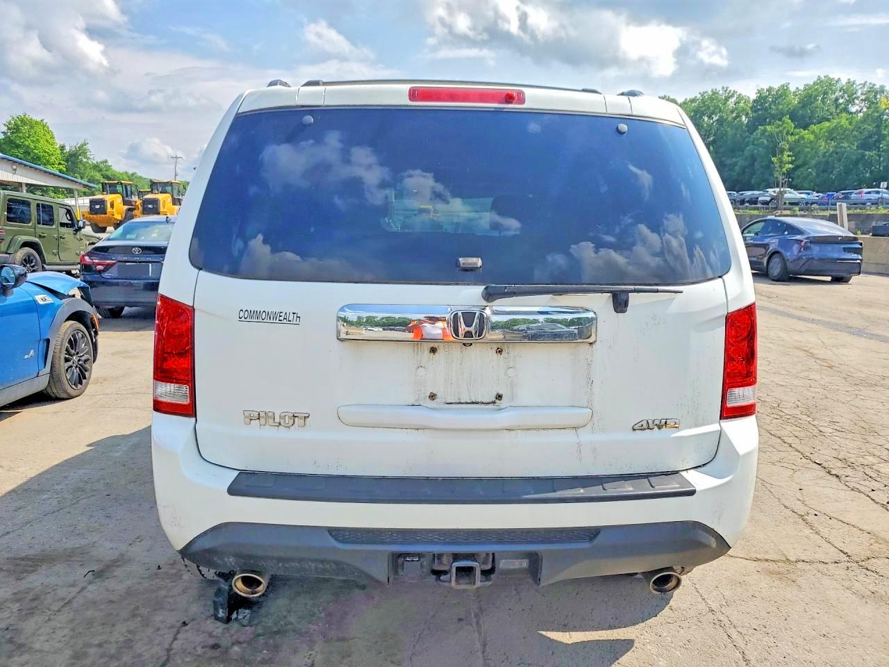 2012 Honda Pilot Exln White vin: 5FNYF4H79CB029304