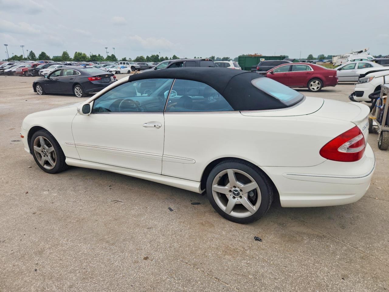 2005 Mercedes-benz Clk 500 White vin: WDBTK75G15T034801
