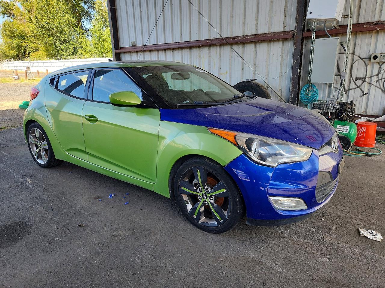 2012 Hyundai Veloster Base Two Tone vin: KMHTC6AD0CU028057