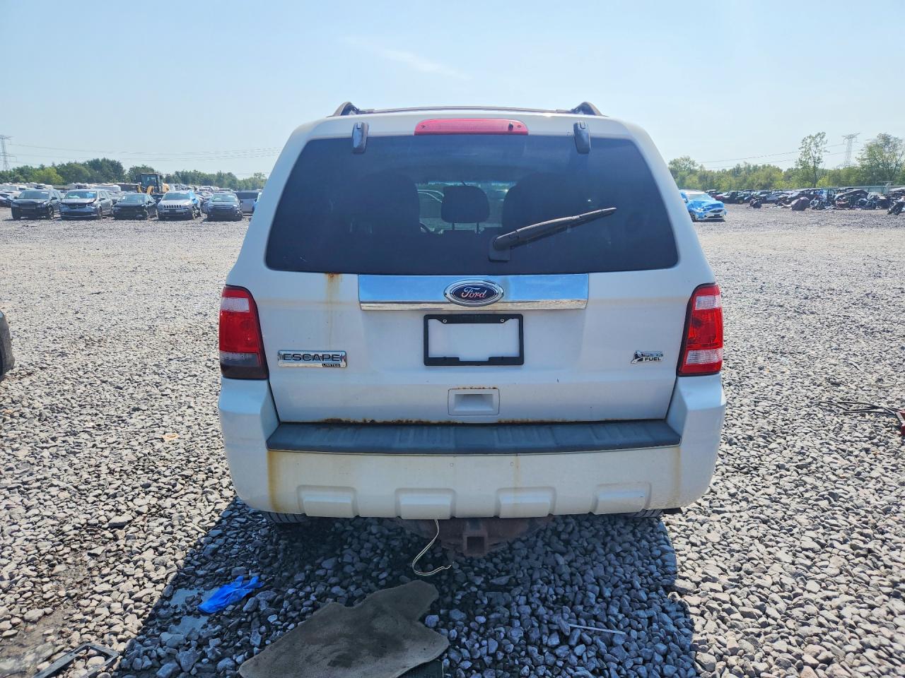 2010 Ford Escape Limited White vin: 1FMCU9EG1AKA68675