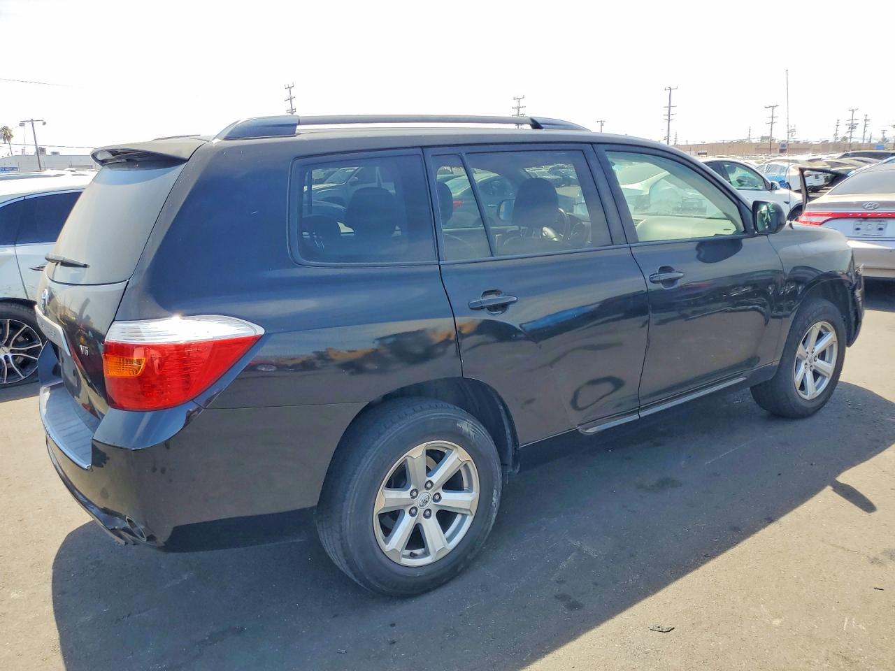 2008 Toyota Highlander Base Black vin: JTEDS41A582010187