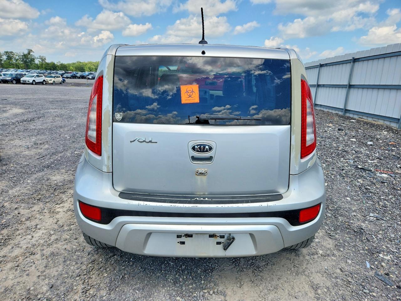 2012 Kia Soul ! Серебряный vin: KNDJT2A65C7425154