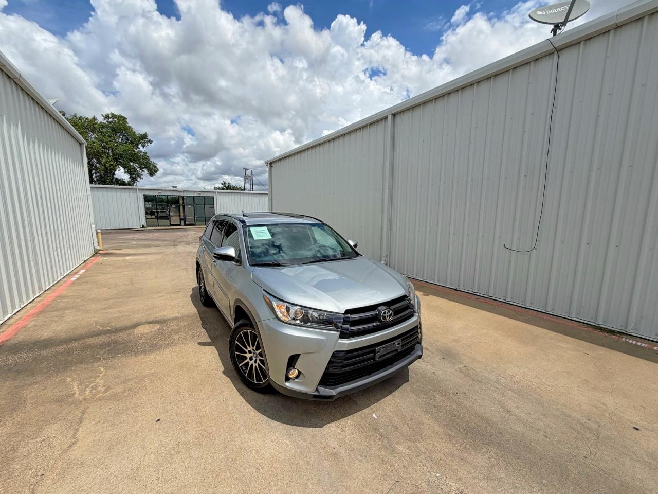 2017 Toyota Highlander Se Silver vin: 5TDJZRFH0HS508358