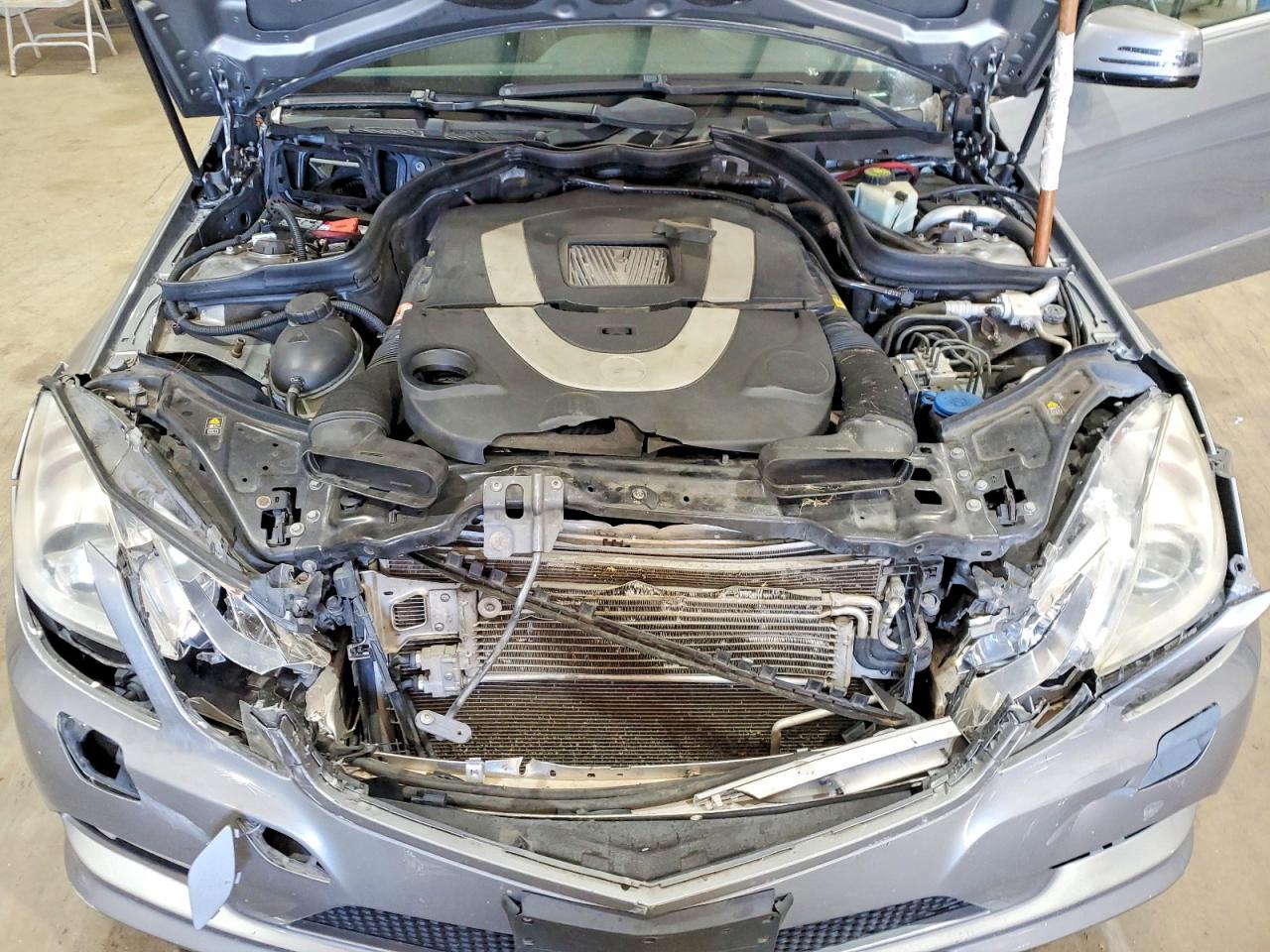 2010 Mercedes-benz E 550 Gray vin: WDDKJ7CB5AF033057