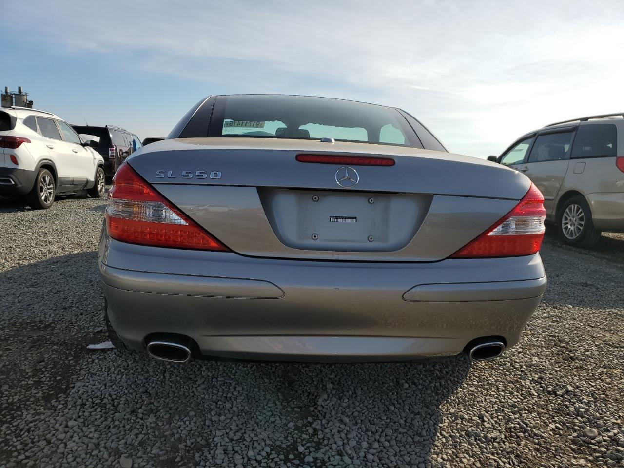 2007 Mercedes-benz Sl 550 Silver vin: WDBSK71F47F118475