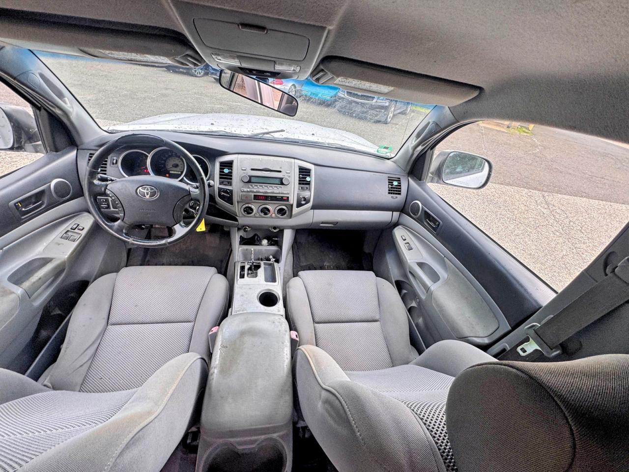 2006 Toyota Tacoma V6 White vin: 5TEUU42N86Z147570