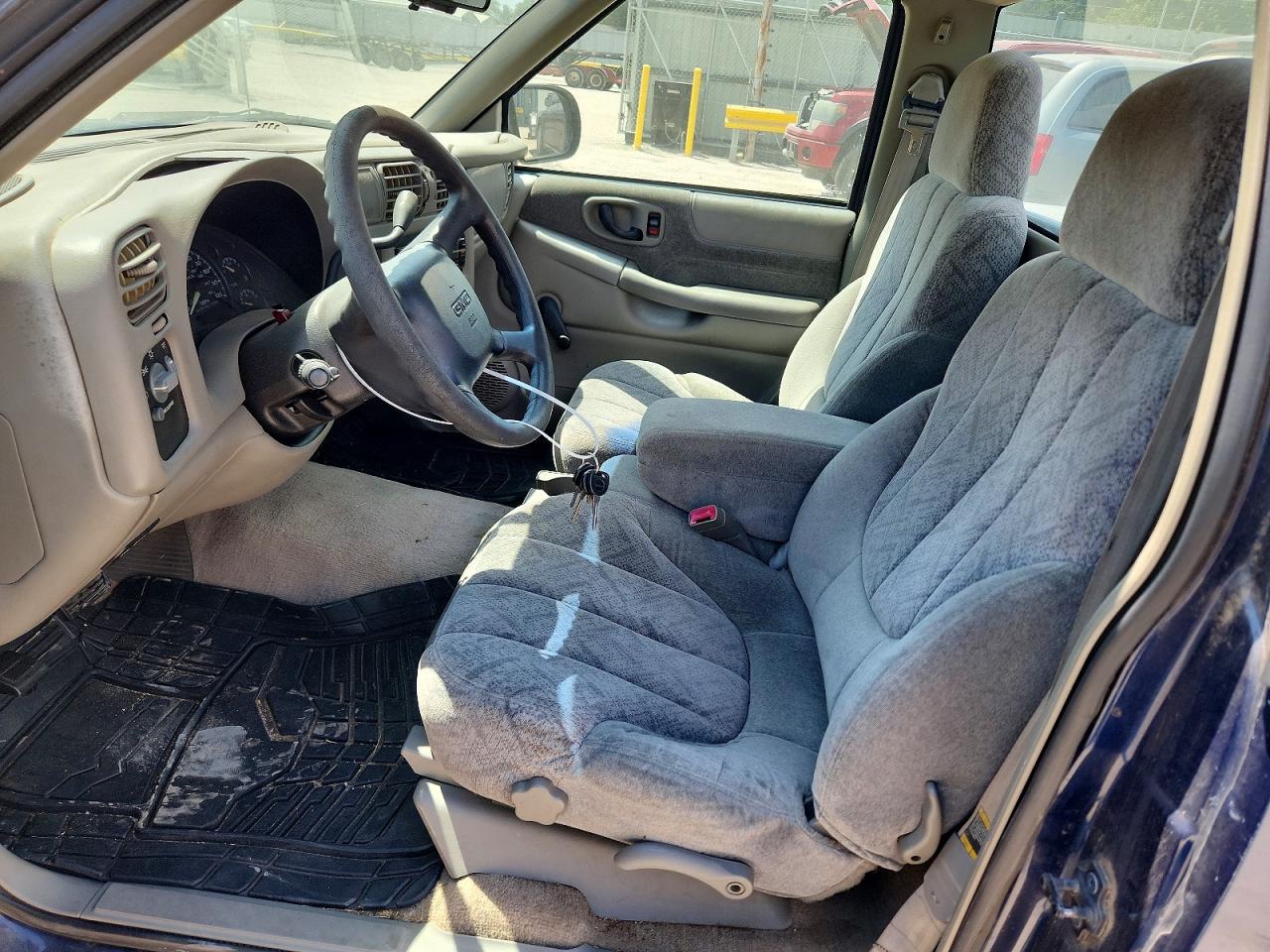 2000 Gmc Sonoma Blue vin: 1GTCS1443Y8150112