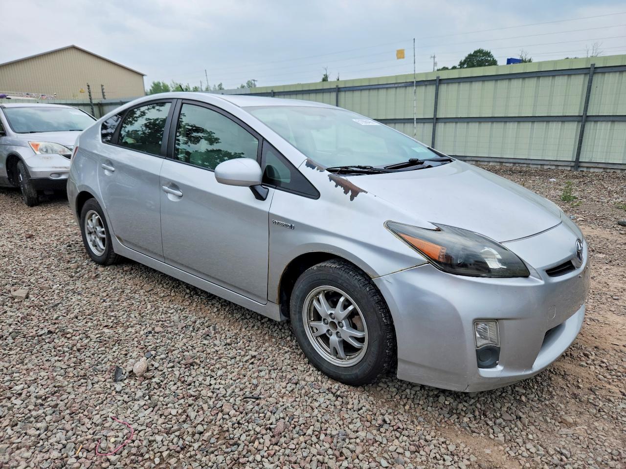 2011 Toyota Prius Two Silver vin: JTDKN3DUXB1384455