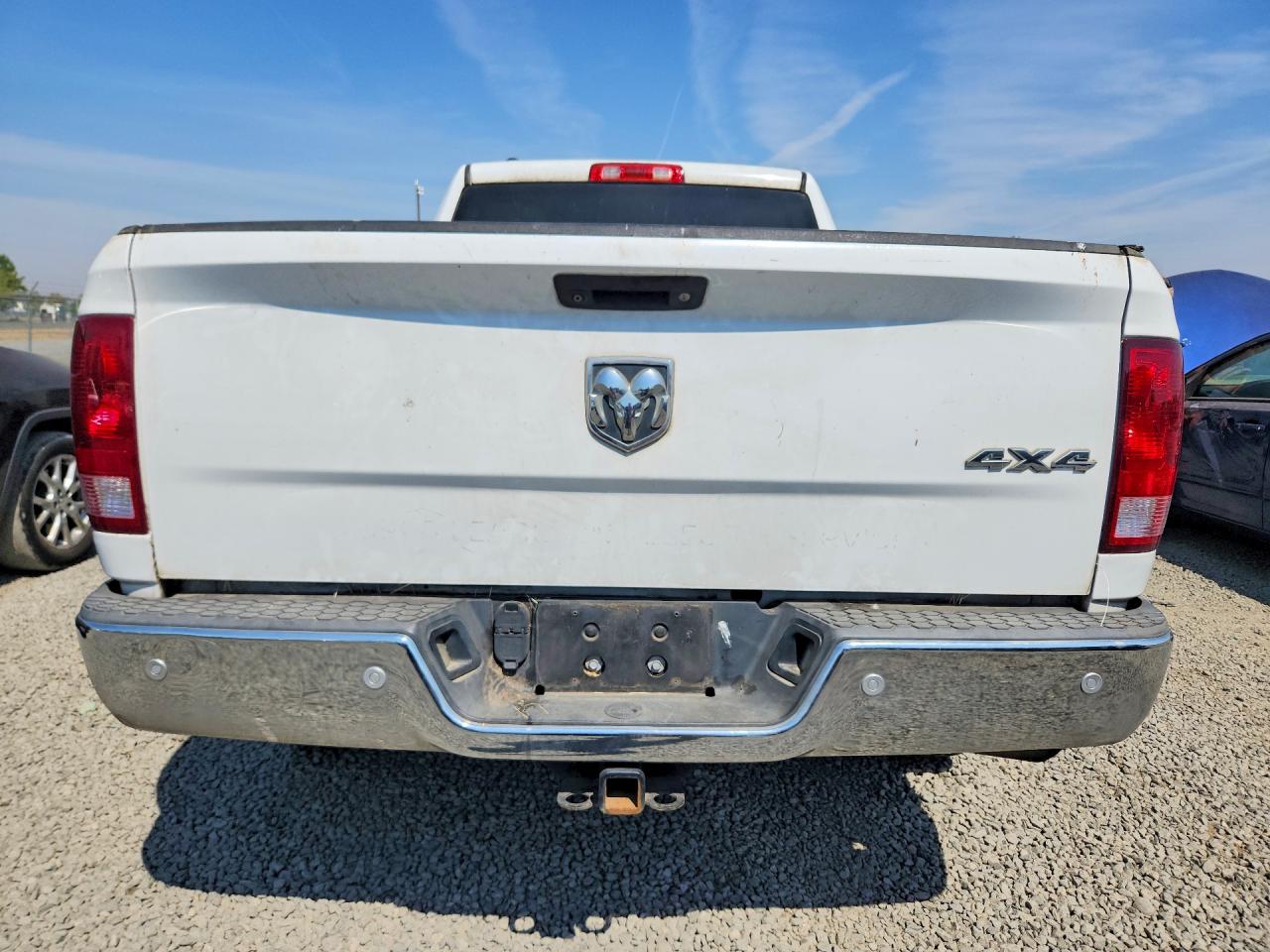 2015 Ram 1500 St White vin: 1C6RR7FTXFS710213