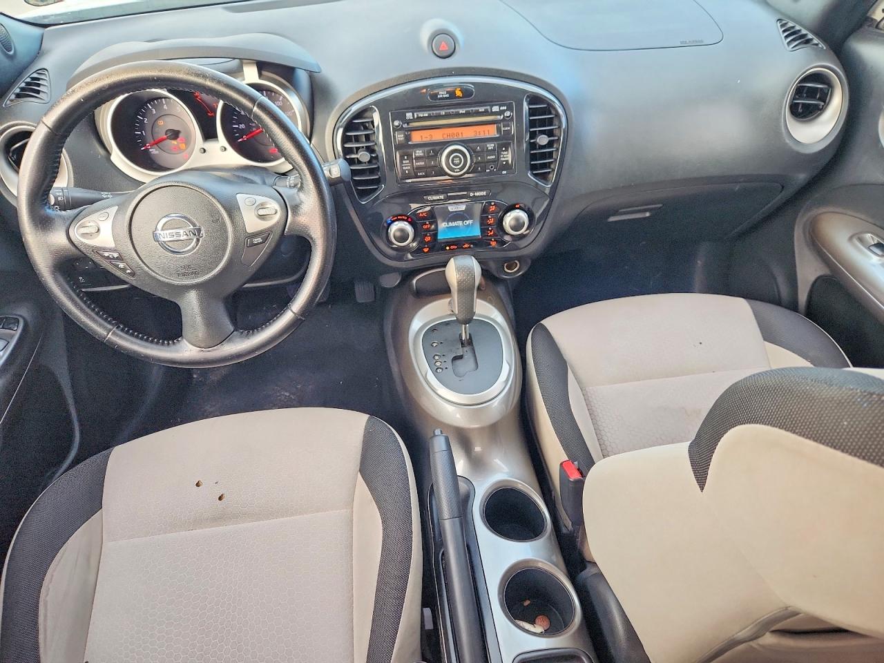 2012 Nissan Juke S White vin: JN8AF5MR9CT102140
