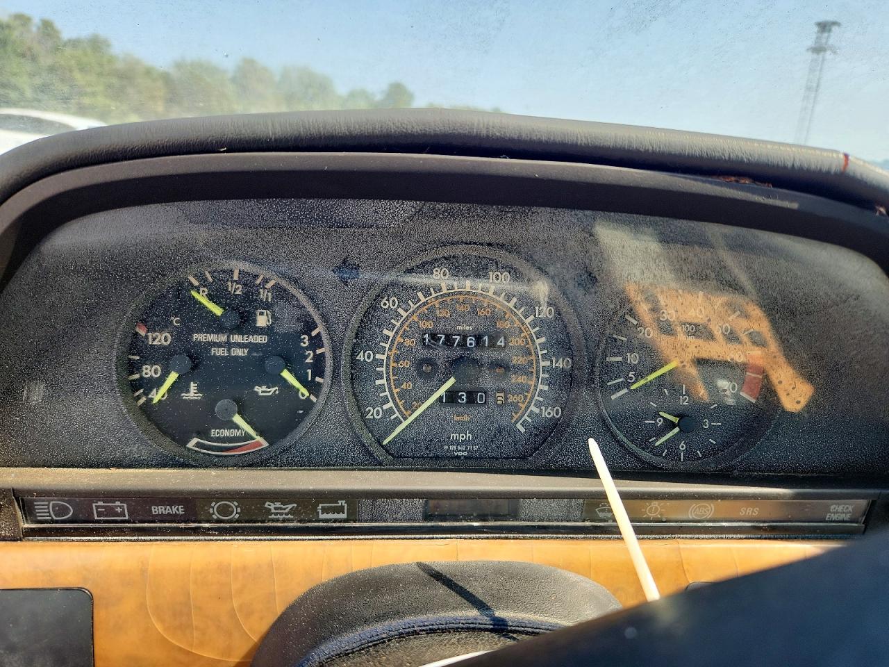 1988 Mercedes-benz 560 Sec Charcoal vin: WDBCA45D3JA378644