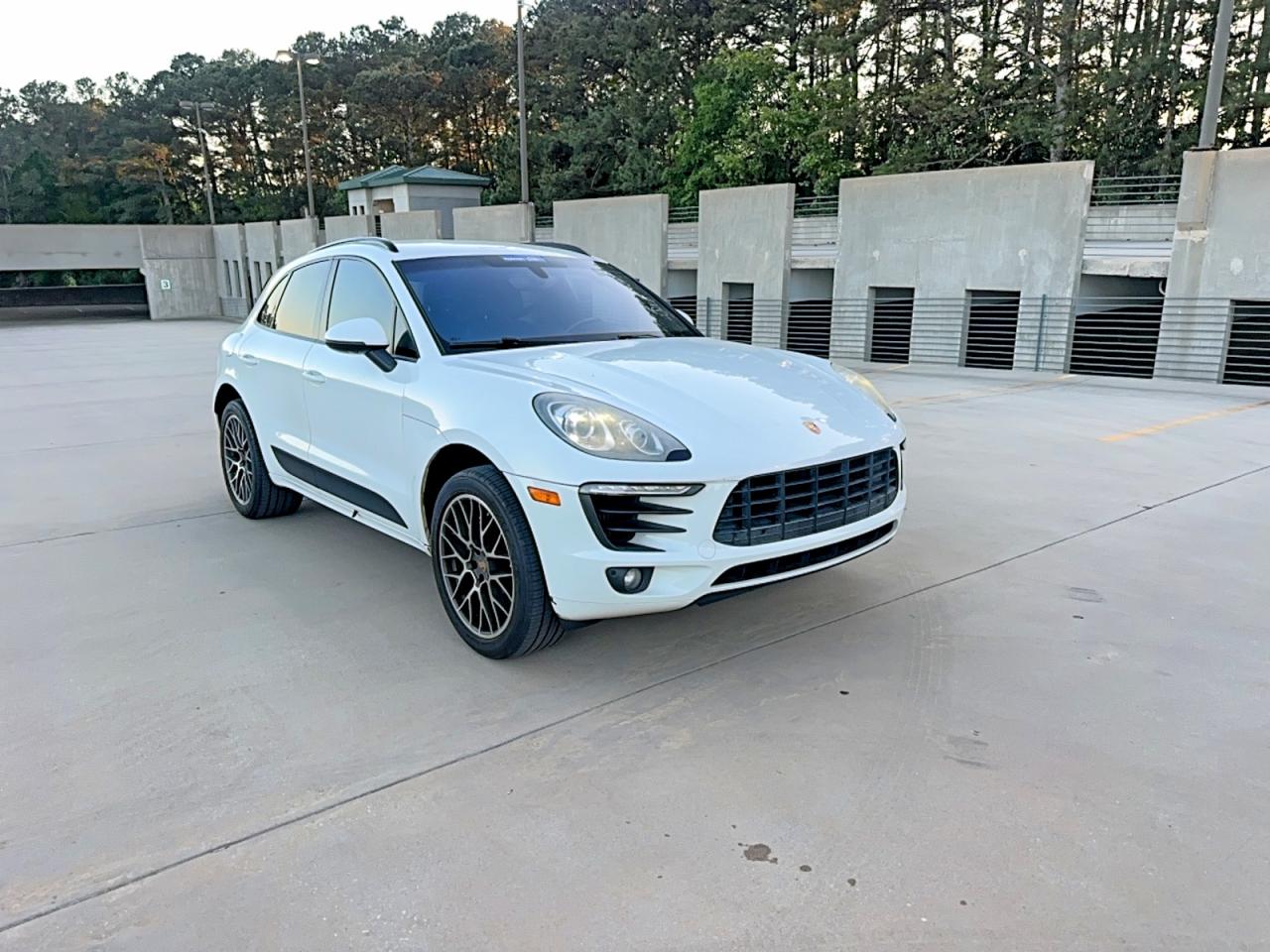 2015 Porsche Macan S White vin: WP1AB2A54FLB65950