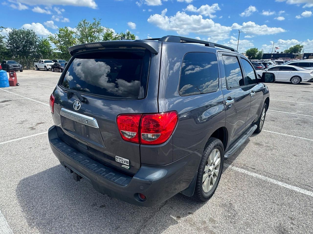 2012 Toyota Sequoia Platinum Gray vin: 5TDDW5G11CS071124