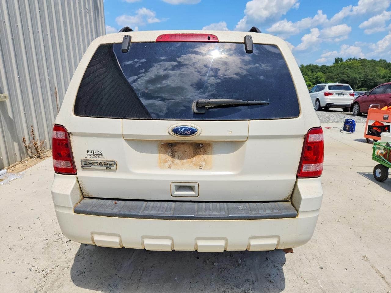 2010 Ford Escape Xlt White vin: 1FMCU0D74AKA33660