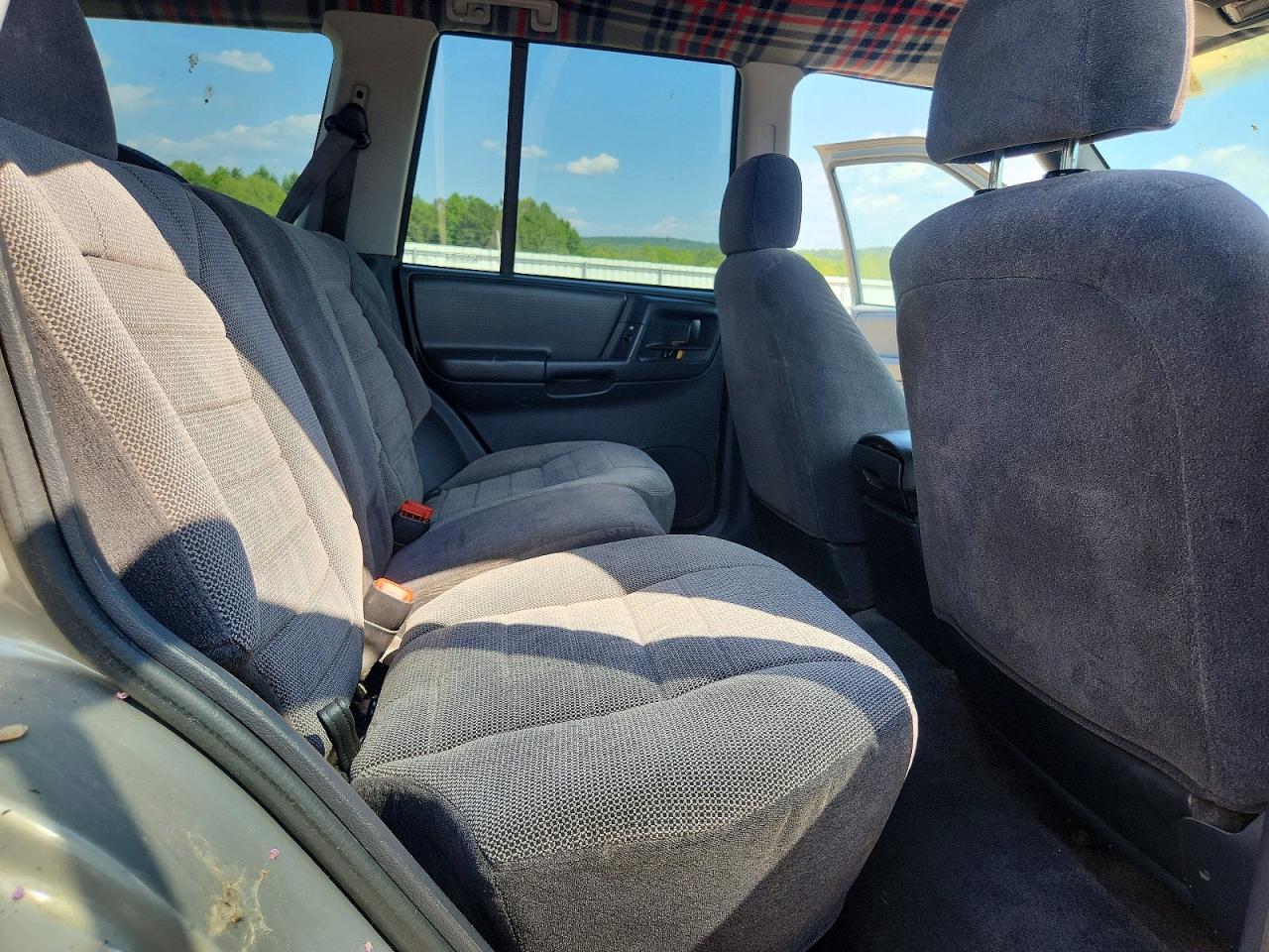 1996 Jeep Grand Cherokee Laredo Gray vin: 1J4GZ58S9TC355169