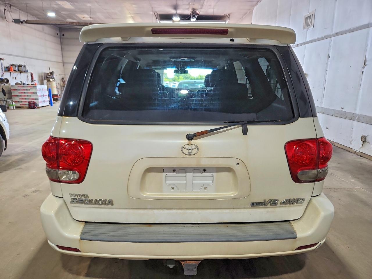 2007 Toyota Sequoia Limited White vin: 5TDBT48A87S288376