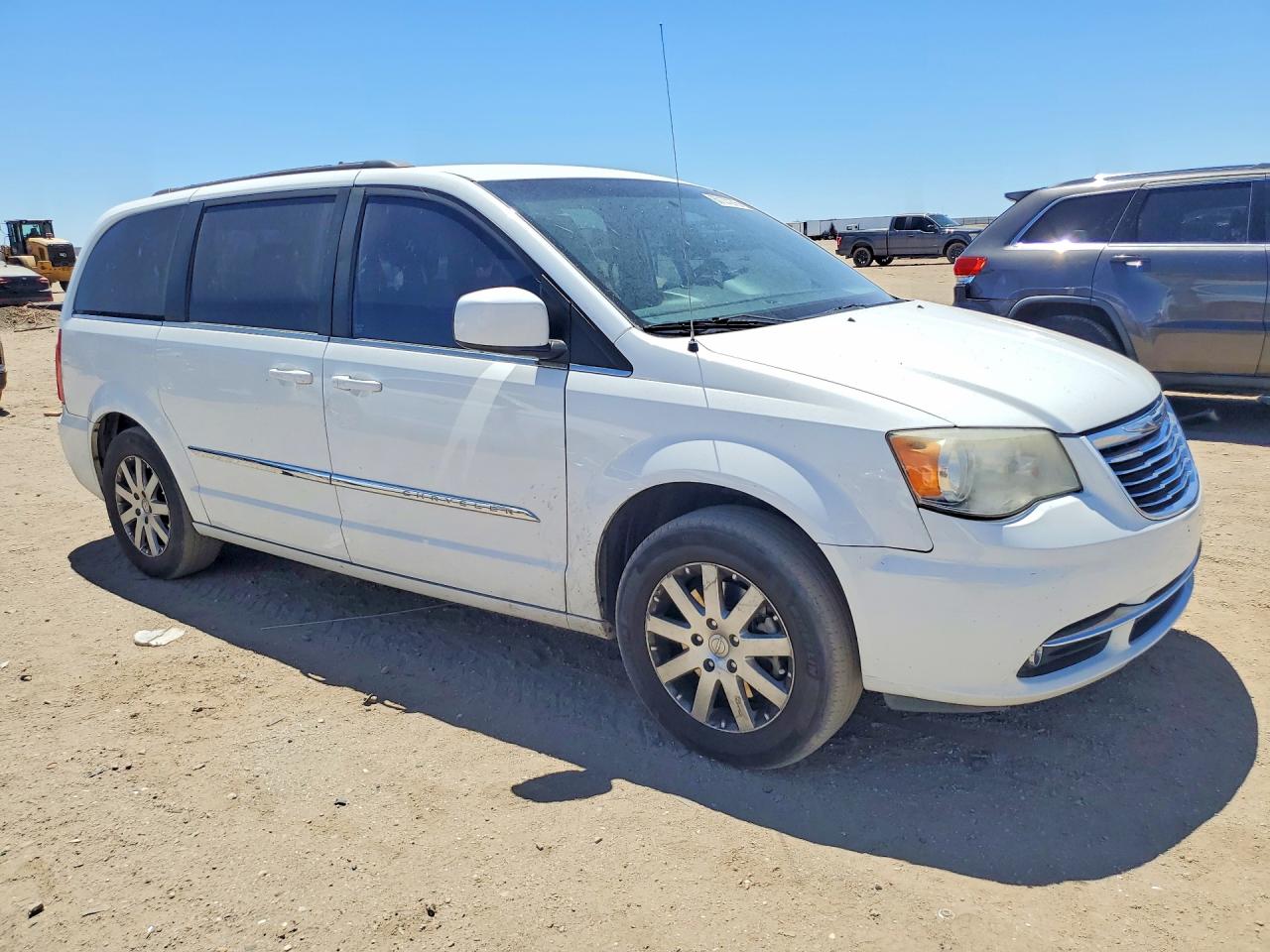 2014 Chrysler Town & Country Touring White vin: 2C4RC1BG4ER446177