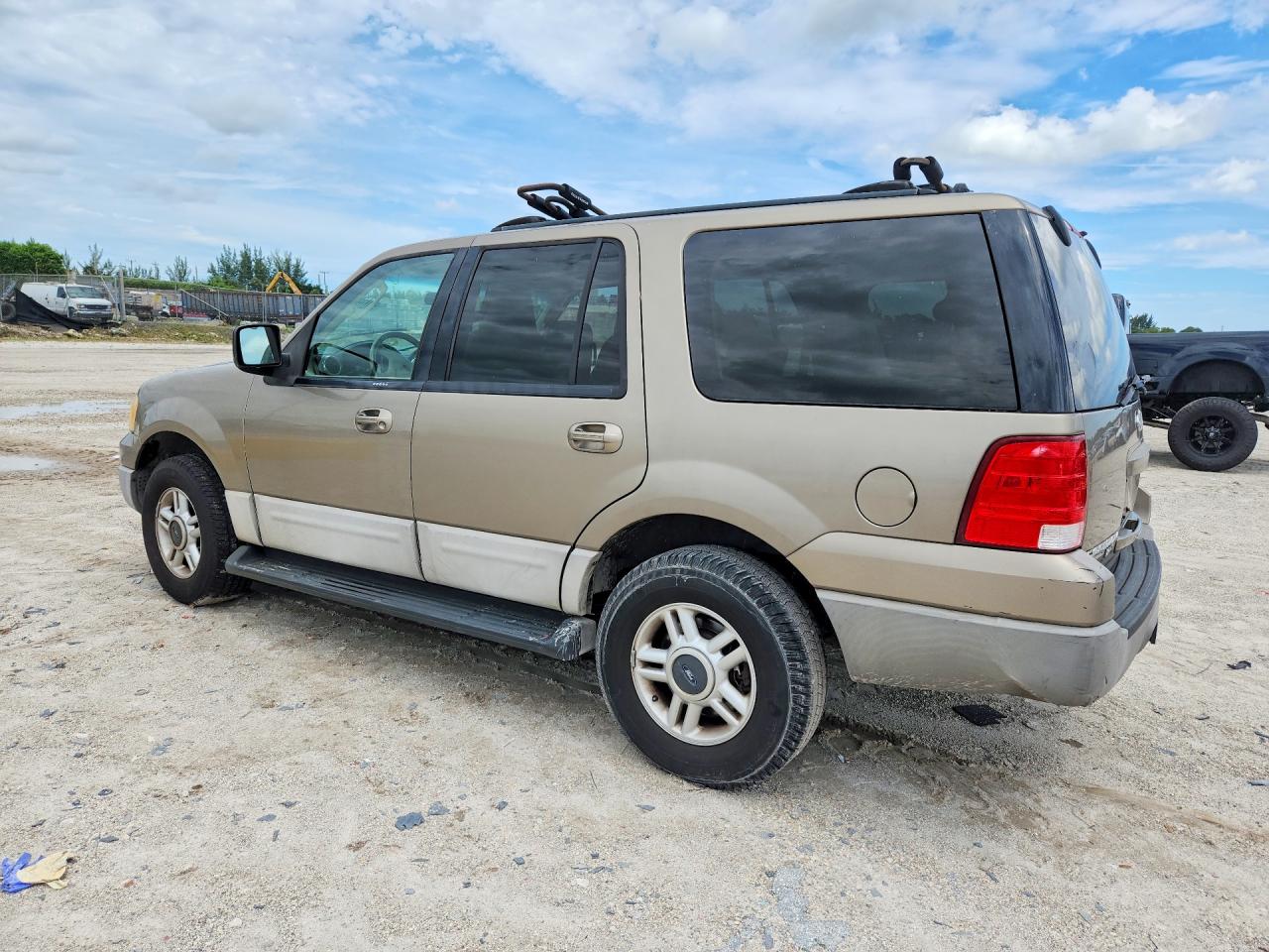 2003 Ford Expedition Xlt Cream vin: 1FMRU15W23LA96890