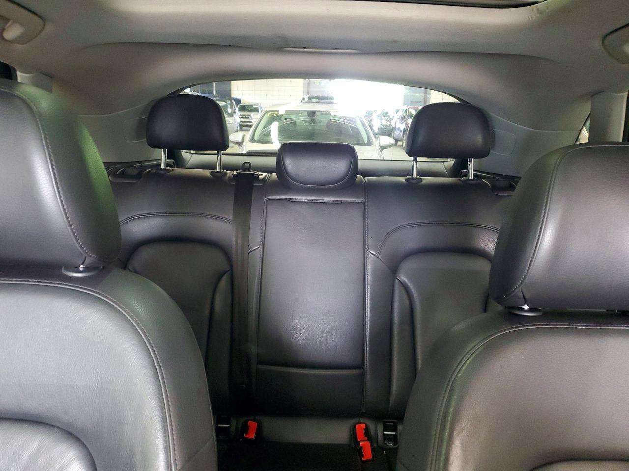 2015 Audi Q3 Prestige Silver vin: WA1GFCFSXFR010766