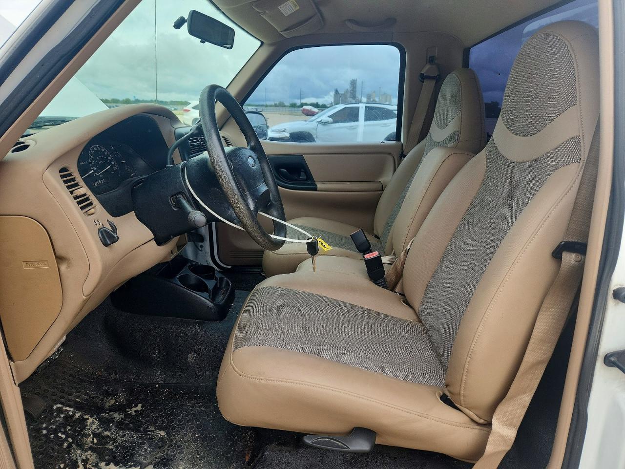 2001 Ford Ranger White vin: 1FTYR10U71PB76781