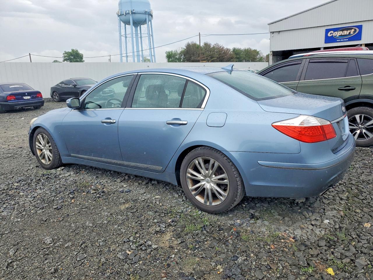 2010 Hyundai Genesis 4.6l Blue vin: KMHGC4DF2AU071685