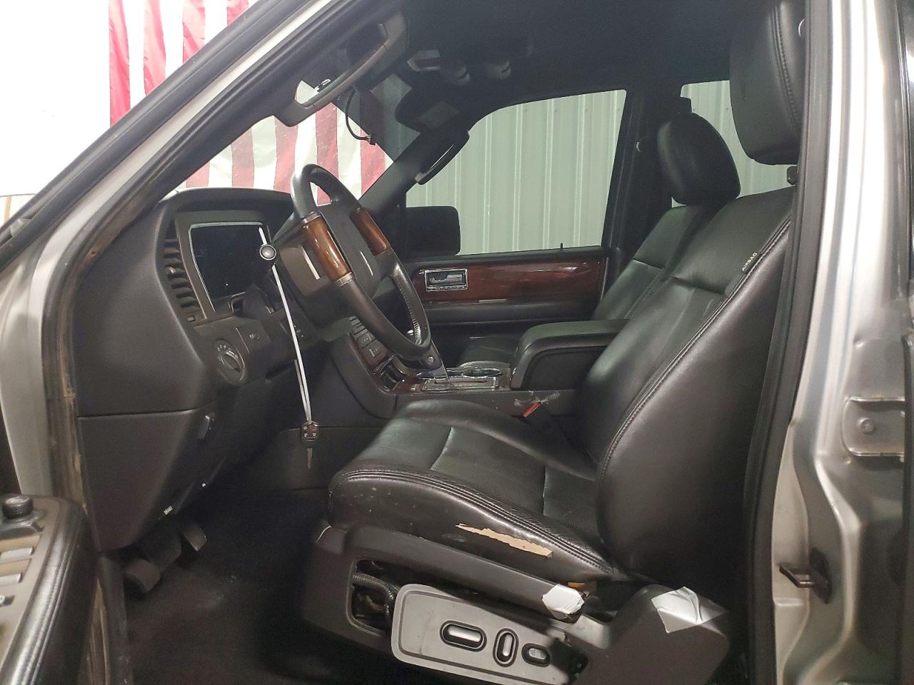 2012 Lincoln Navigator L Серебряный vin: 5LMJJ3J55CEL06382