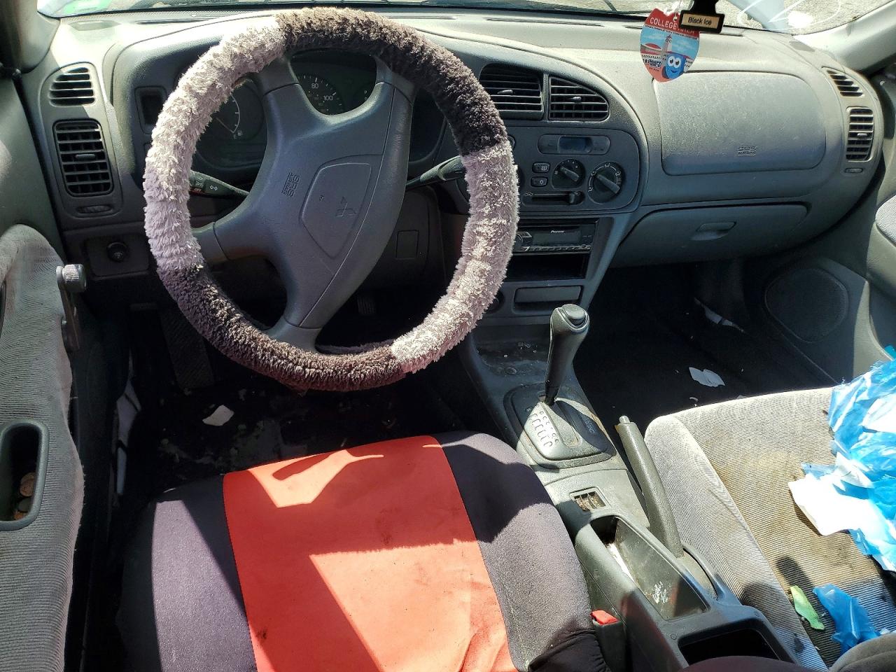 2001 Mitsubishi Mirage Es Silver vin: JA3AY26C51U042215