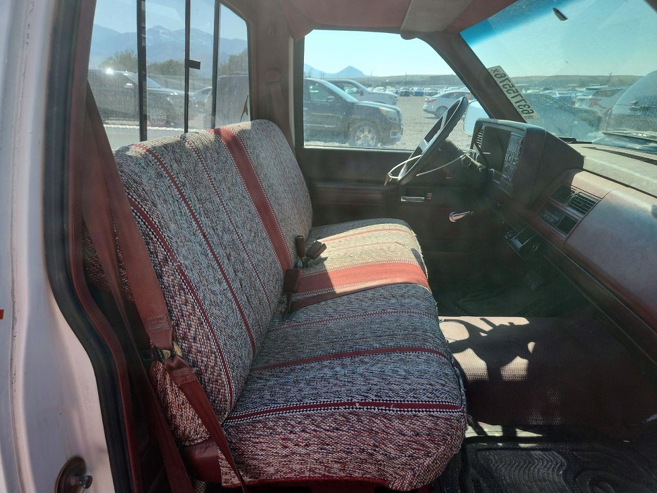 1990 Gmc Sierra C2500 White vin: 1GTFC24KXLZ512874