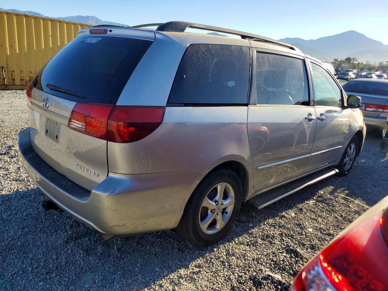 2004 Toyota Sienna Le 7 Passenger Gold vin: 5TDZA23C64S128736