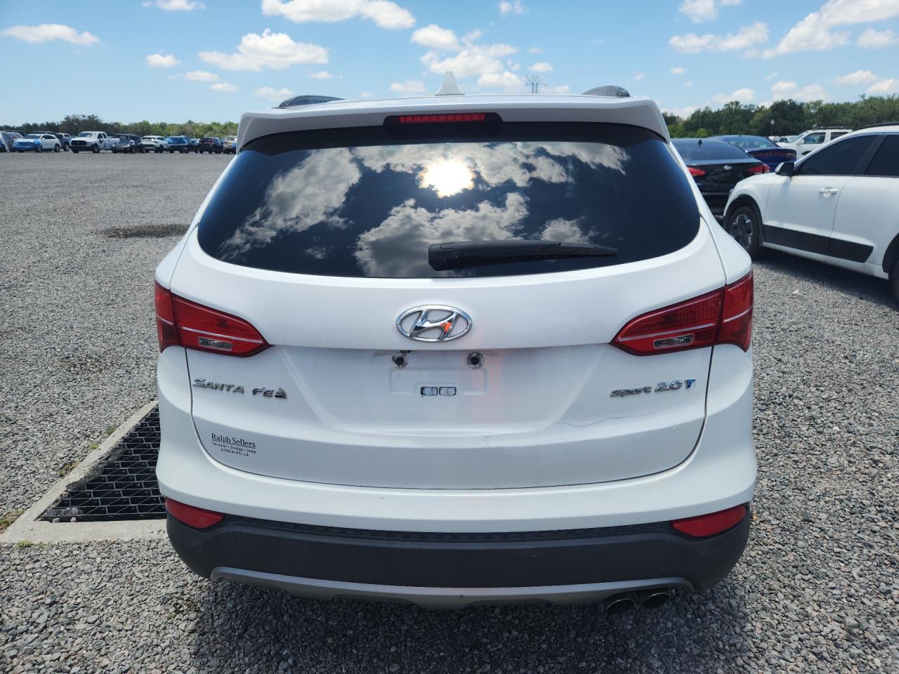 2014 Hyundai Santa Fe Sport 2.0t White vin: 5XYZU3LA8EG160677