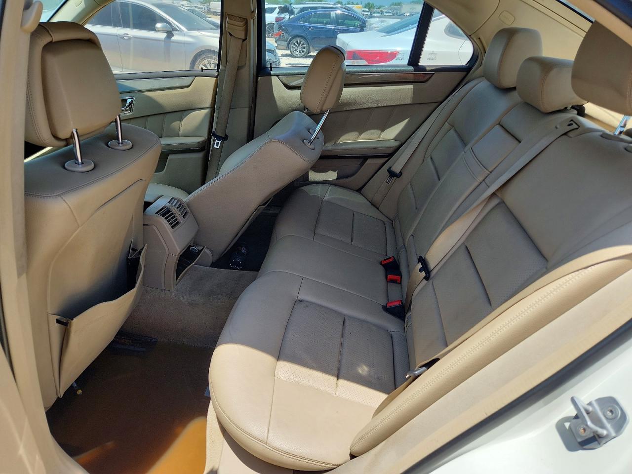 2010 Mercedes-benz E 350 Белый vin: WDDHF5GB6AA221027