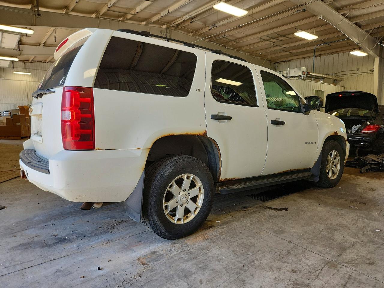 2007 Chevrolet Tahoe K1500 White vin: 1GNFK130X7J138520