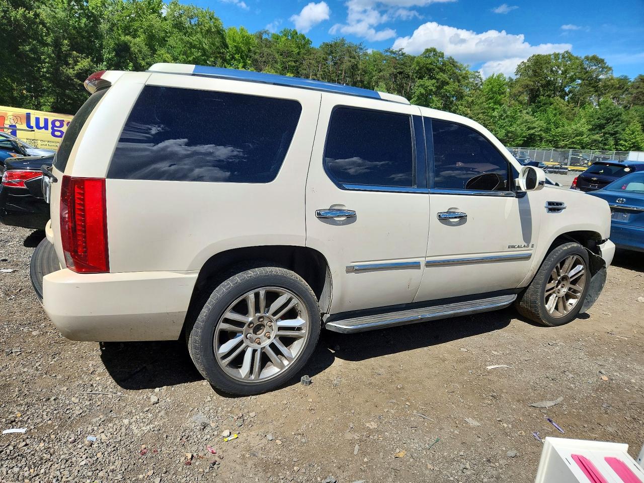 2007 Cadillac Escalade Luxury Бежевый vin: 1GYFK63897R311564