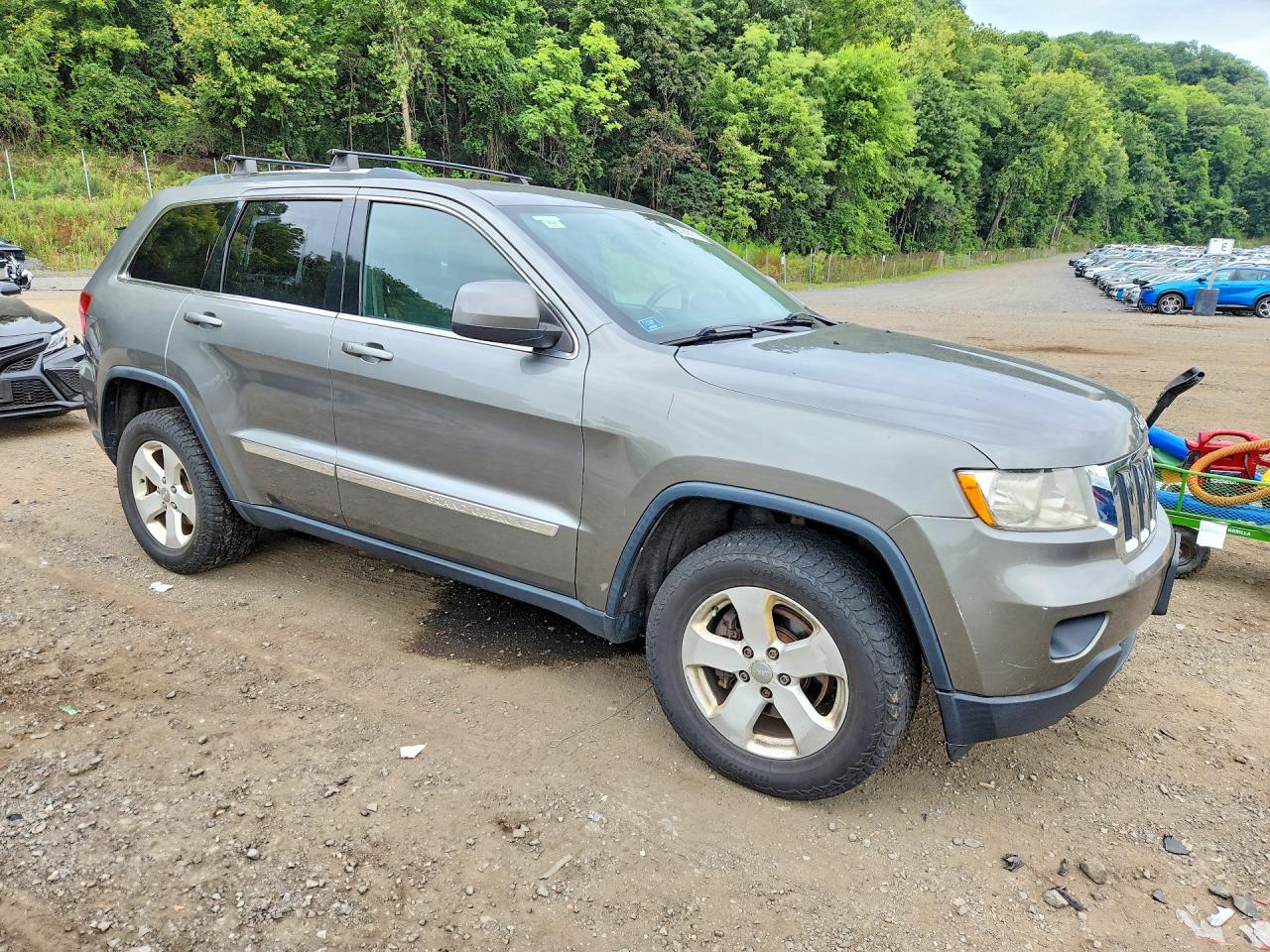 2013 Jeep Grand Cherokee Laredo Серый vin: 1C4RJFAG0DC542612
