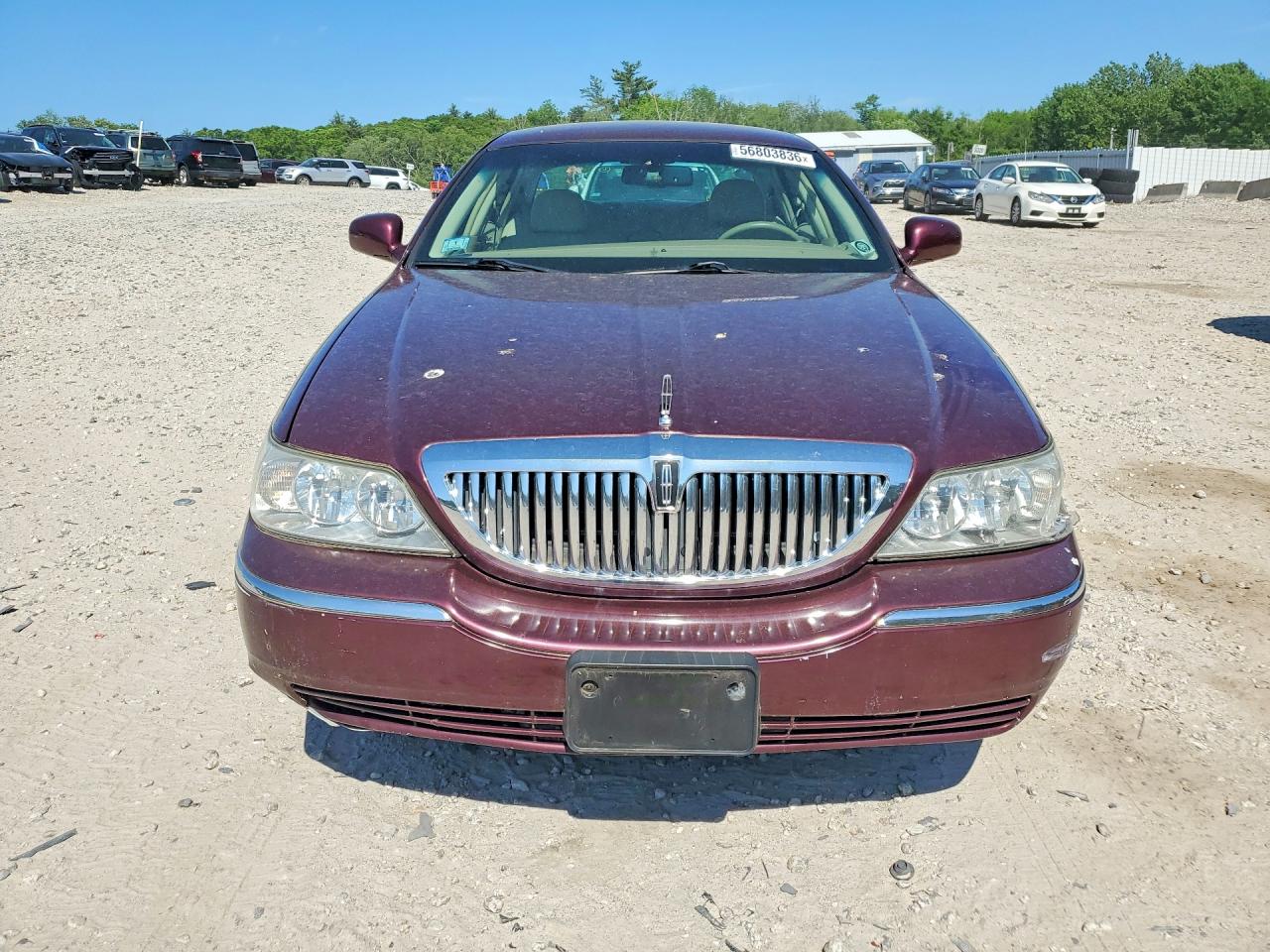 2007 Lincoln Town Car Signature Burgundy vin: 1LNHM81W07Y621139