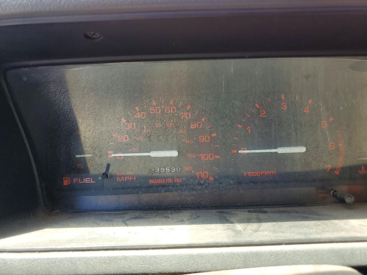 1991 Mazda B2600 Cab Plus Red vin: JM2UF3143M0116622