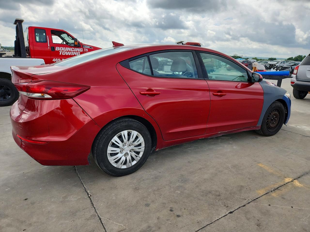 2017 Hyundai Elantra Se Red vin: 5NPD74LF5HH198237