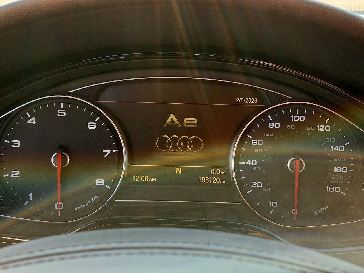2013 Audi A8 L Quattro Серебряный vin: WAURGAFD4DN000530