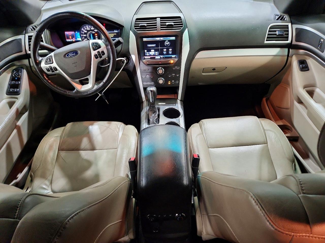 2012 Ford Explorer Xlt White vin: 1FMHK8D89CGB04019