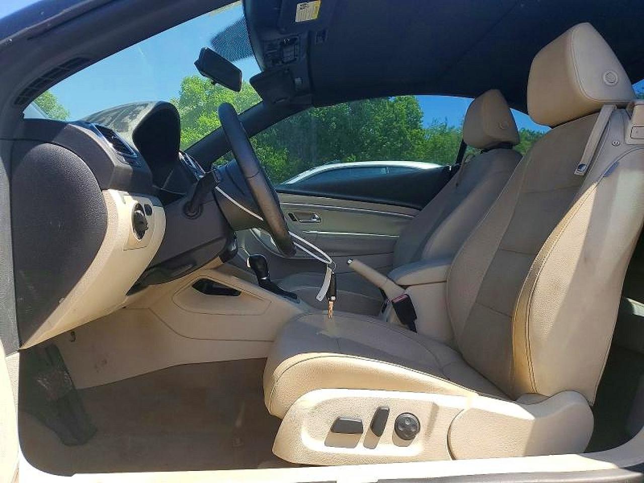 2012 Volkswagen Eos Komfort Black vin: WVWBW7AH8CV005362