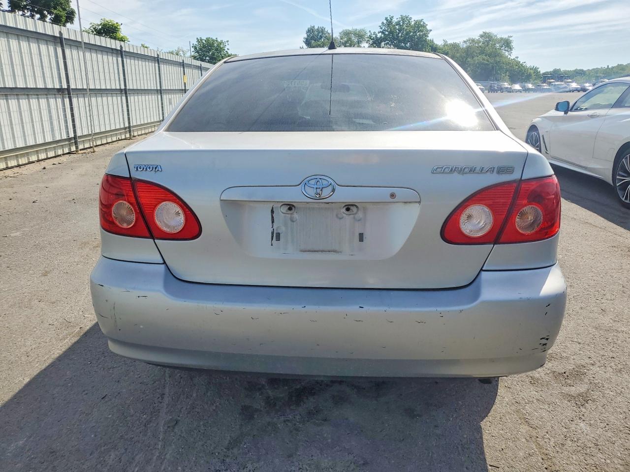 2007 Toyota Corolla Ce Silver vin: 1NXBR32E77Z810054