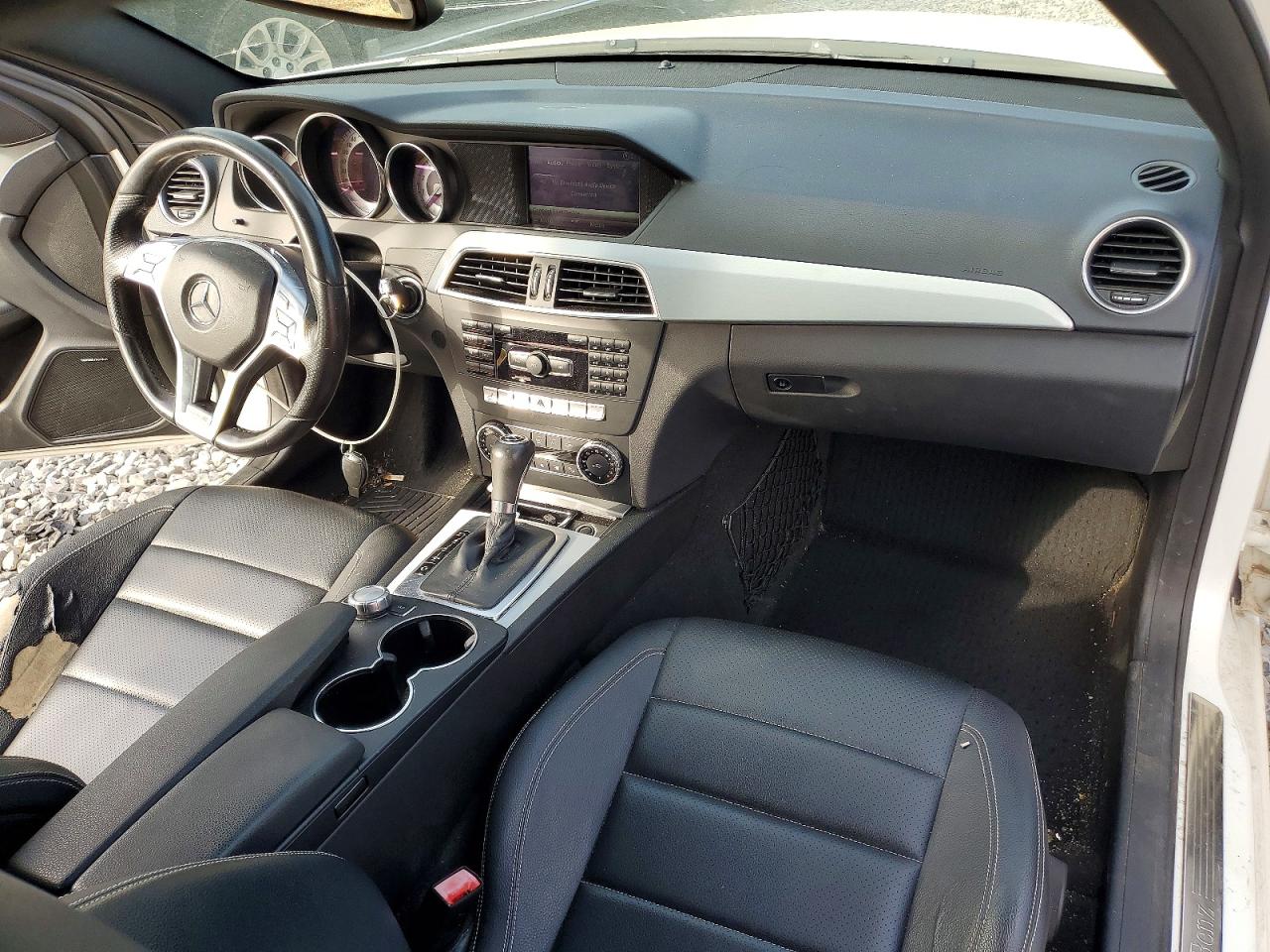 2013 Mercedes-benz C 250 White vin: WDDGJ4HB3DF956395