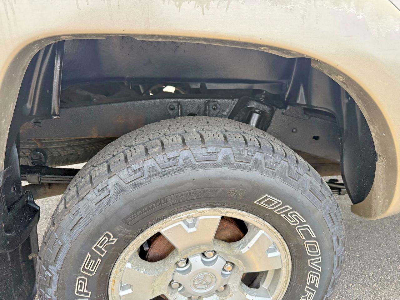 2005 Toyota Tacoma Double Cab Gold vin: 5TELU42N05Z143314