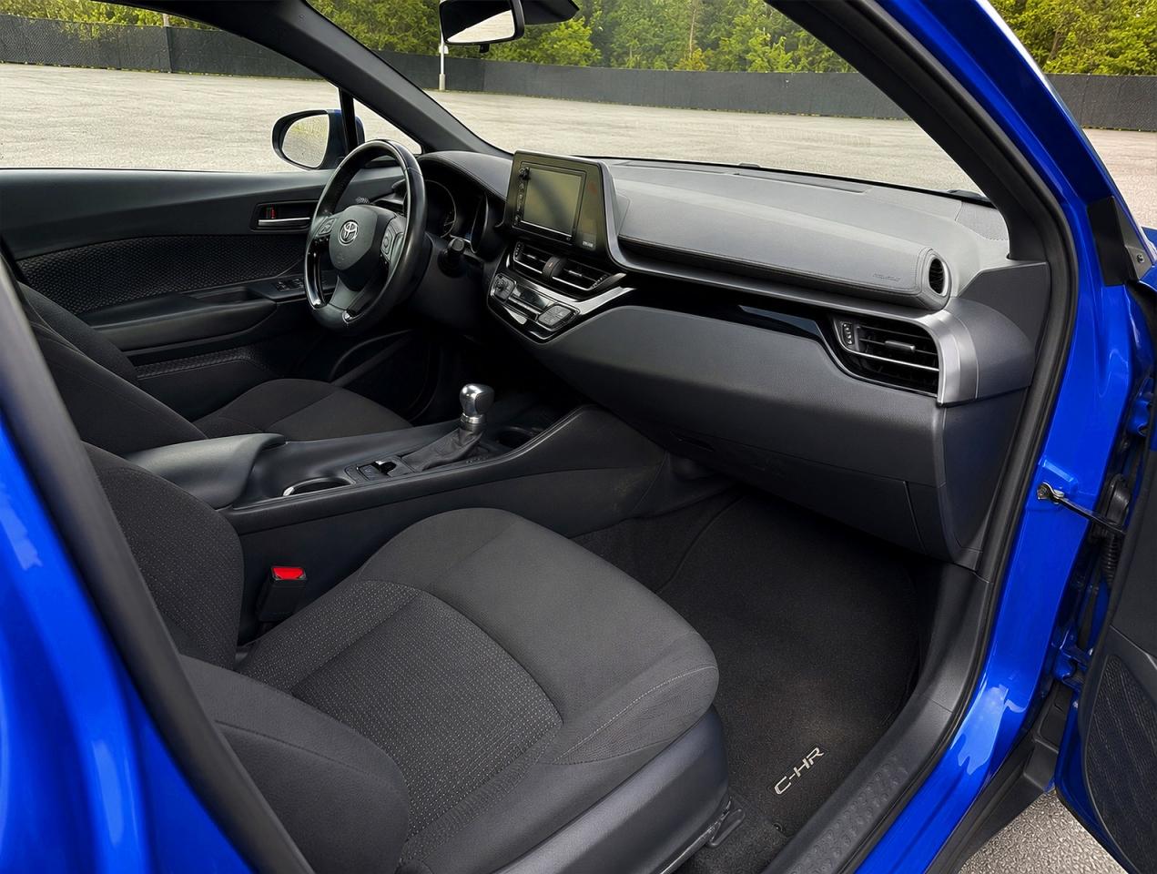 2018 Toyota C-hr Xle Premium Синий vin: NMTKHMBX8JR023848