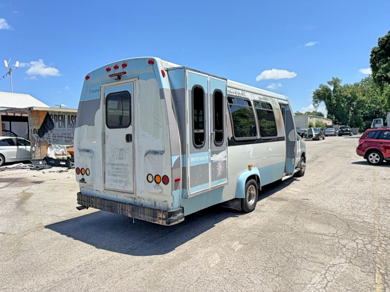 2010 Ford Econoline E450 Super Duty Cutaway Van White vin: 1FDXE4FSXADA45159