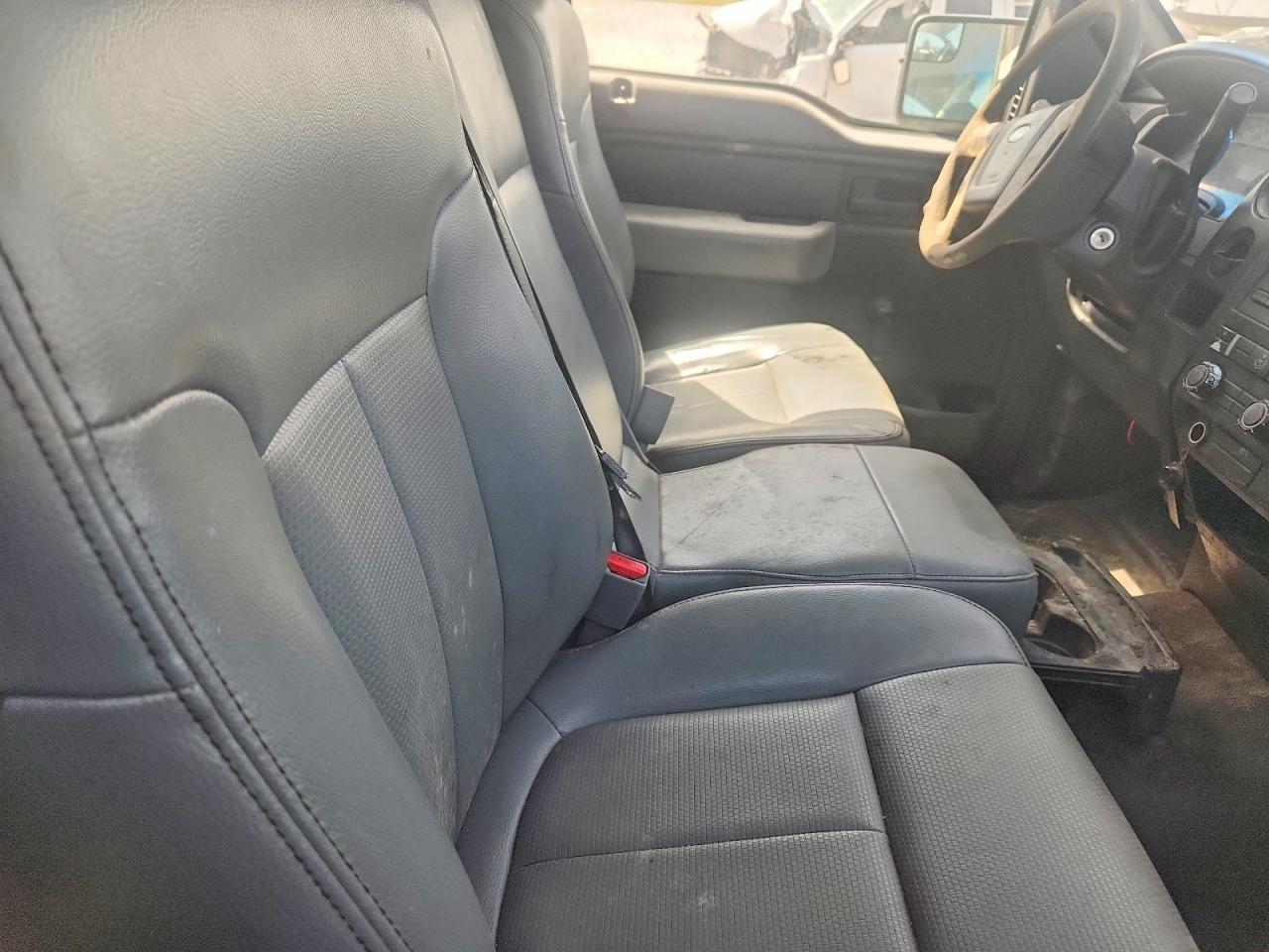 2013 Ford F150 White vin: 1FTMF1CM0DKE06147