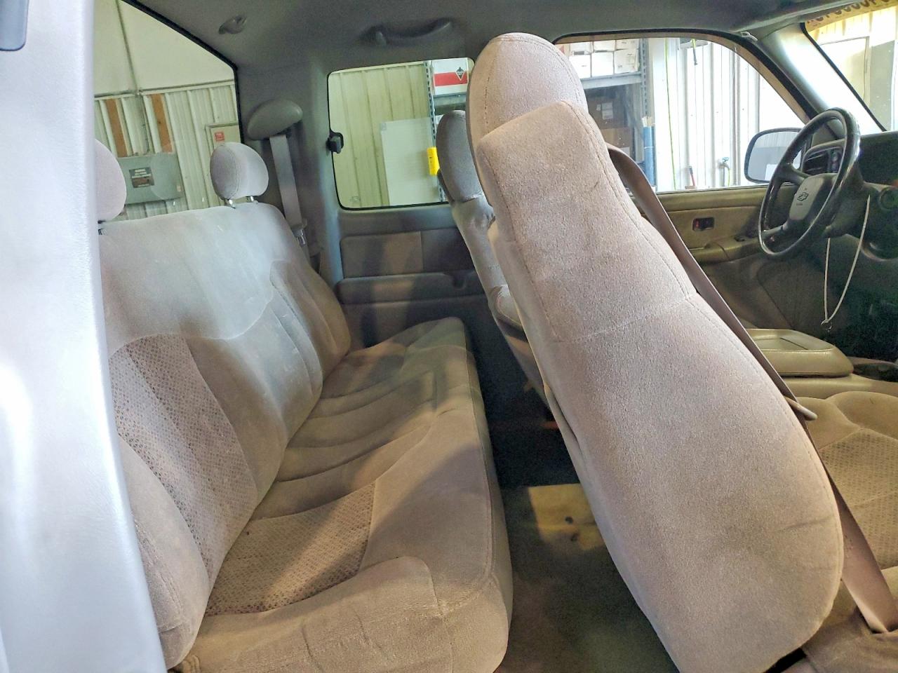 2000 Chevrolet Silverado K1500 Silver vin: 1GCEK19T6YE266155