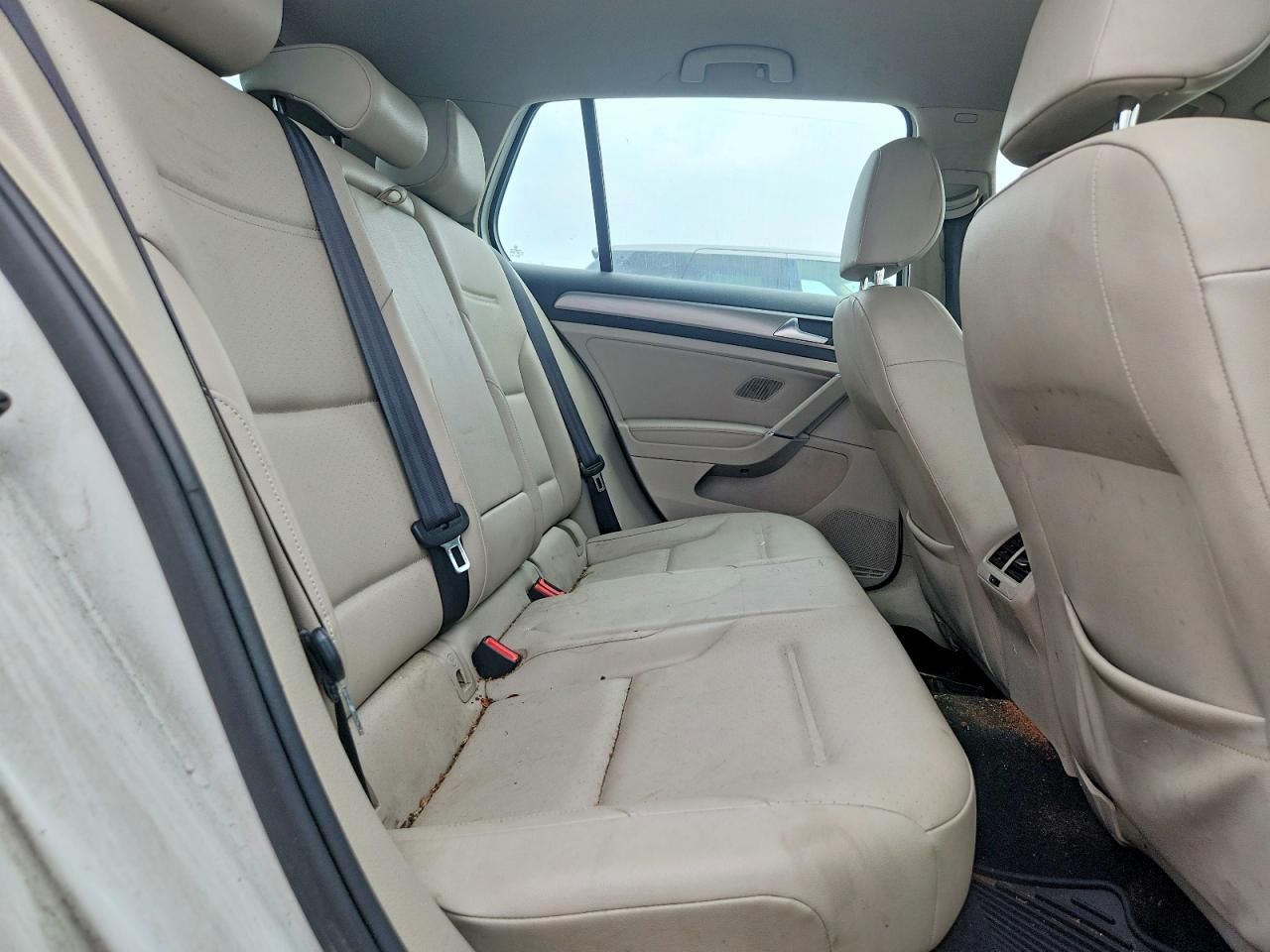 2015 Volkswagen Golf White vin: 3VW217AUXFM008836
