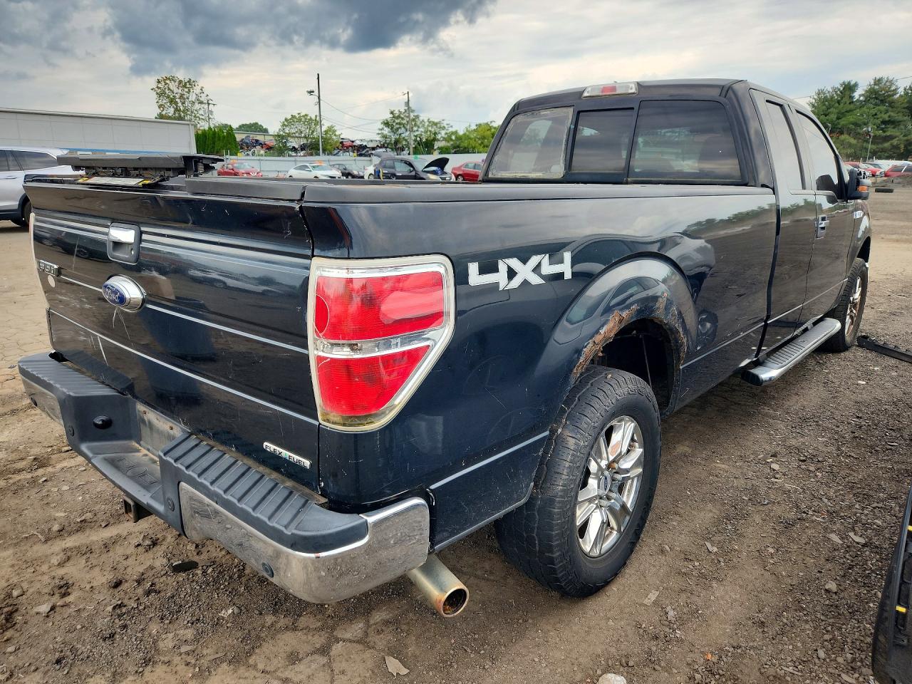 2013 Ford F150 Super Cab Black vin: 1FTFX1EF8DKF41011